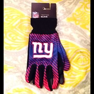 BRAND NEW NFL SPORTS GLOVES FOR TEXTING